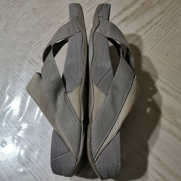 Fitflop Flip Flops - Picture 5 of 12